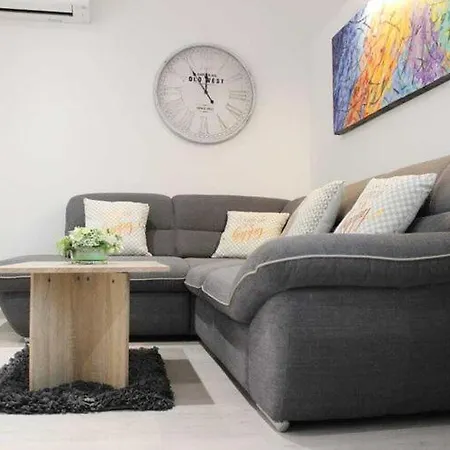 Ela - Three Bedroom With Outdoor Pool St Dracevica