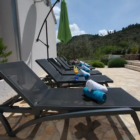 Holiday home Ela - Three Bedroom With Outdoor Pool St