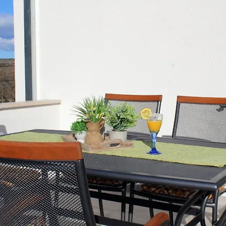 Holiday home Ela - Three Bedroom With Outdoor Pool St *