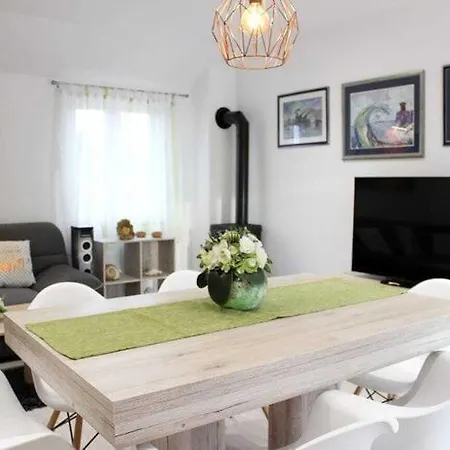 Ela - Three Bedroom With Outdoor Pool St Holiday home Dracevica