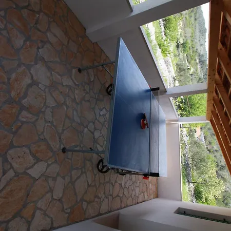 Ela - Three Bedroom With Outdoor Pool St