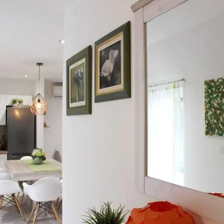Ela - Three Bedroom With Outdoor Pool St Dračevica