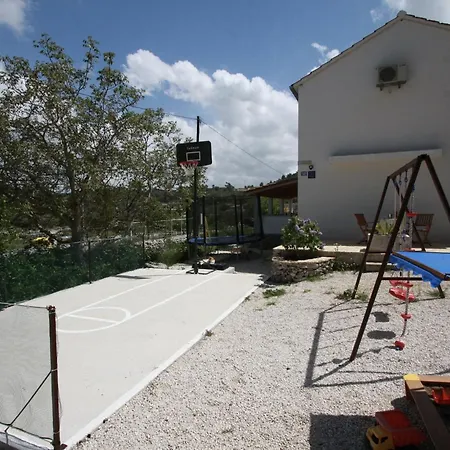 Ela - Three Bedroom With Outdoor Pool St Semesterbostad Dračevica