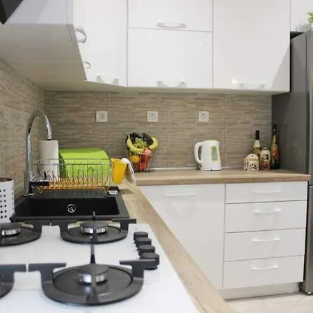 Ela - Three Bedroom With Outdoor Pool St Dračevica