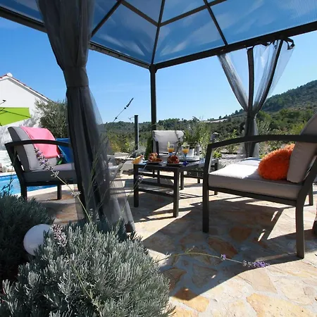 Semesterbostad Ela - Three Bedroom With Outdoor Pool St Dračevica