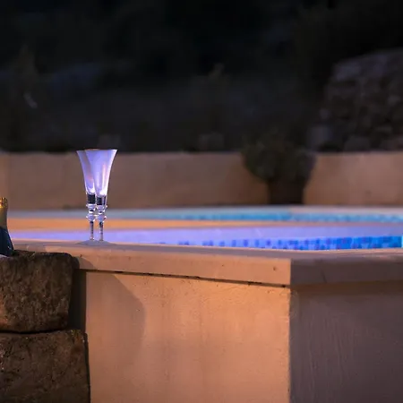 Semesterbostad Ela - Three Bedroom With Outdoor Pool St *